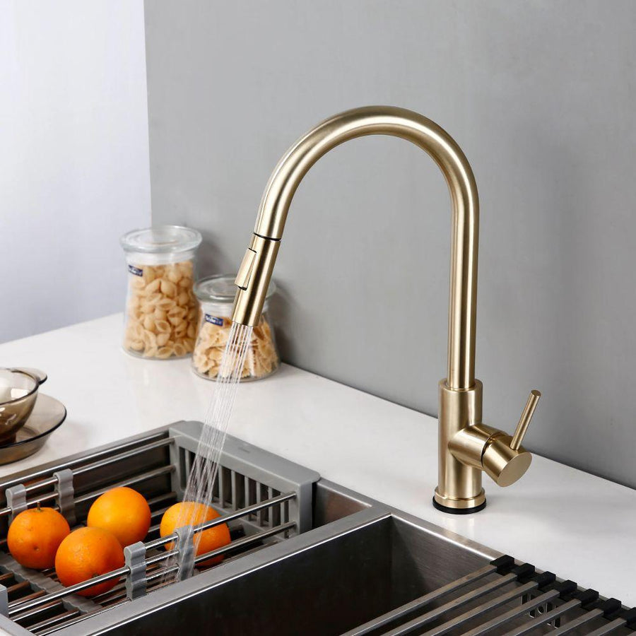 Matzwarte MALORIA keukenkraan met bewegingssensor. Handsfree RVS dekmontage kraan, modern en hygiënisch.