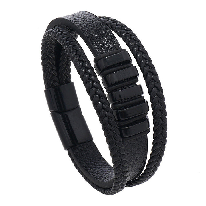 Gedetailleerde weergave van de unieke magnetische sluiting van deze modieuze herenarmband.