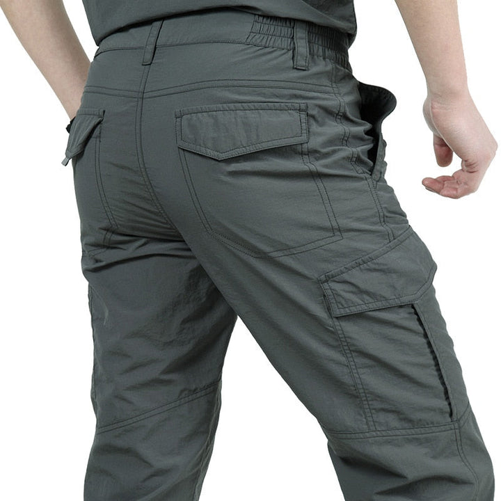 Sterke Mannen Cargo Broek Eddy, duurzame heren broek van hoge kwaliteit. Klaar voor elk avontuur outdoor.
