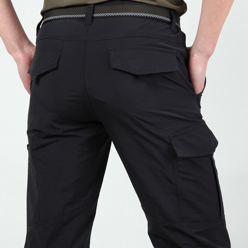 Comfortabele en stijlvolle Mannen Cargo Broek Eddy. Veelzijdige heren broek voor werk, reizen of vrije tijd.