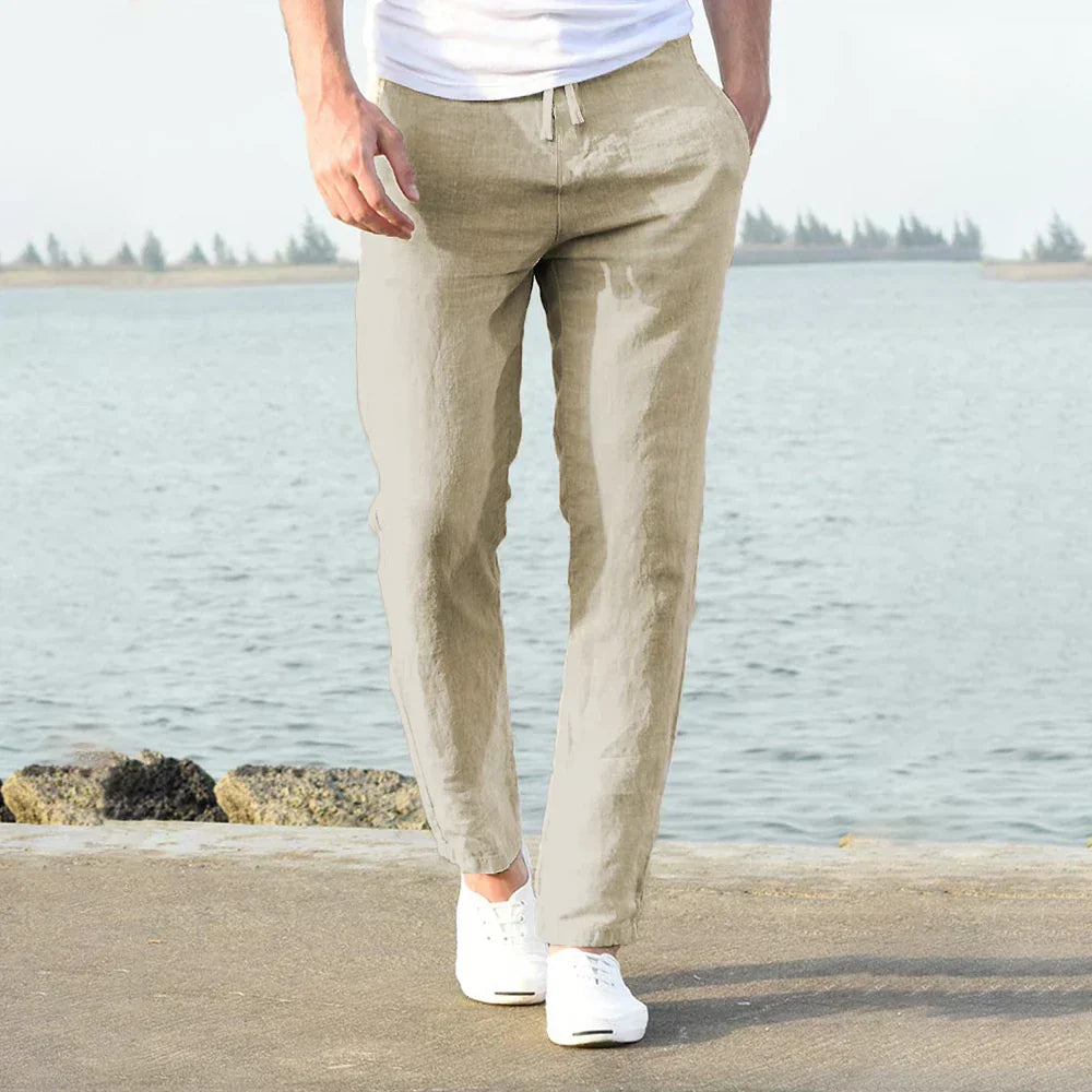Stijlvolle mannen zomerbroek met comfortabele losse pasvorm, perfect voor een casual zomerlook als vrijetijdsbroek.