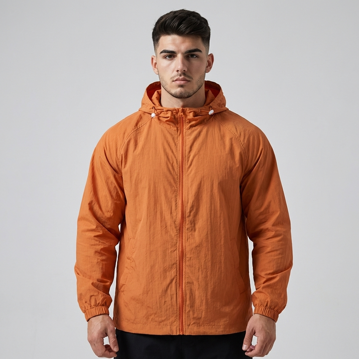 Mannen roestbruine outdoor utility jas met meerdere zakken, ideaal voor wandelen en reizen. Comfortabele regular fit.