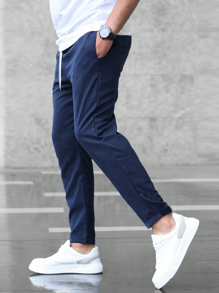 Moderne mannen slim-fit stretchbroek, comfortabel voor heren. Stijlvolle jeans, veelzijdig voor casual en dagelijks gebruik.