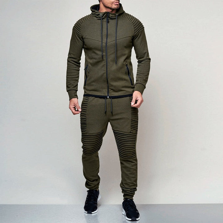 Mannen trainingspak met hoodie en joggingbroek, comfortabel voor sport of stijlvolle casual vrijetijdskleding.