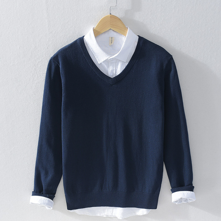 Stijlvolle gebreide V-hals trui voor heren, een must-have voor casual mannenmode in de herfst/winter.