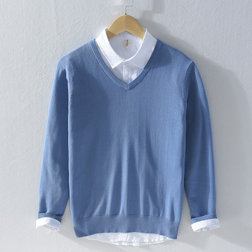Veelzijdige polyester V-hals trui voor mannen, ideaal voor een smart-casual look met comfort.