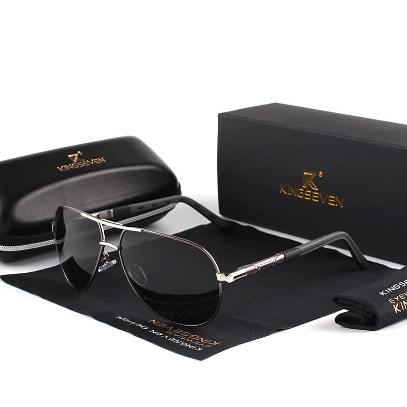 Stijlvolle vintage polariserende zonnebril voor mannen. Perfect trendy accessoire met UV400 bescherming voor zomerse looks.