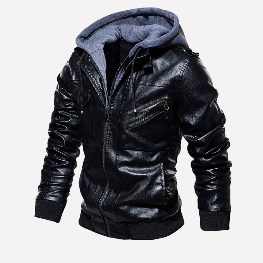 Man draagt een lange, warme mannen winterjas met bontkraag; perfect voor zowel casual als formele outfits.