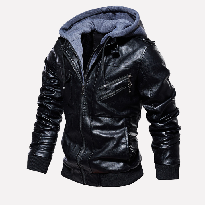 Man draagt een lange, warme mannen winterjas met bontkraag; perfect voor zowel casual als formele outfits.