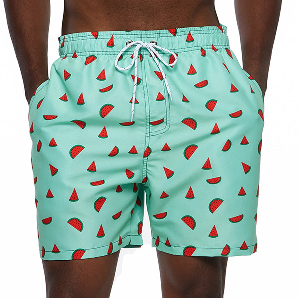 Heren zwemshort met dynamische print, perfect voor strand, zon en vakantieplezier.
