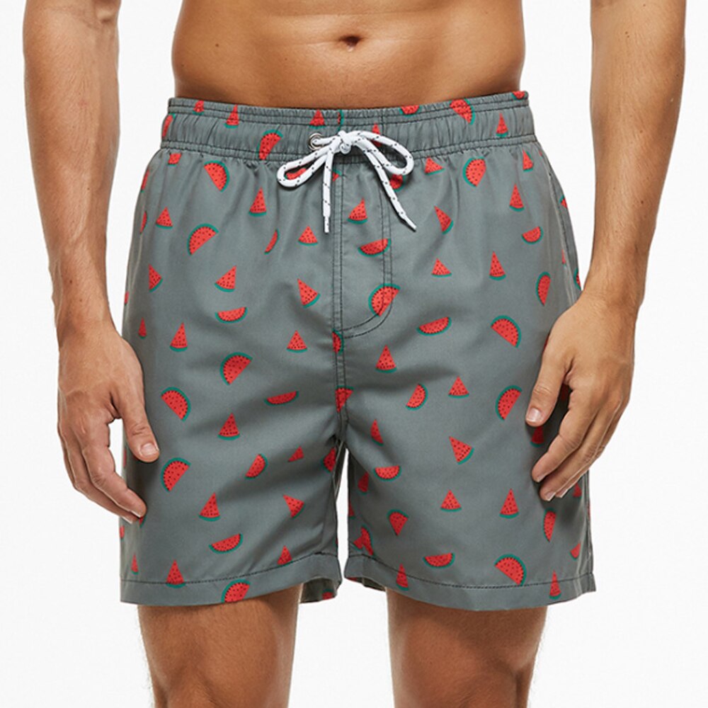 Trendy mannen zwembroek met abstracte print, ontworpen voor comfort en zomerse stijl.