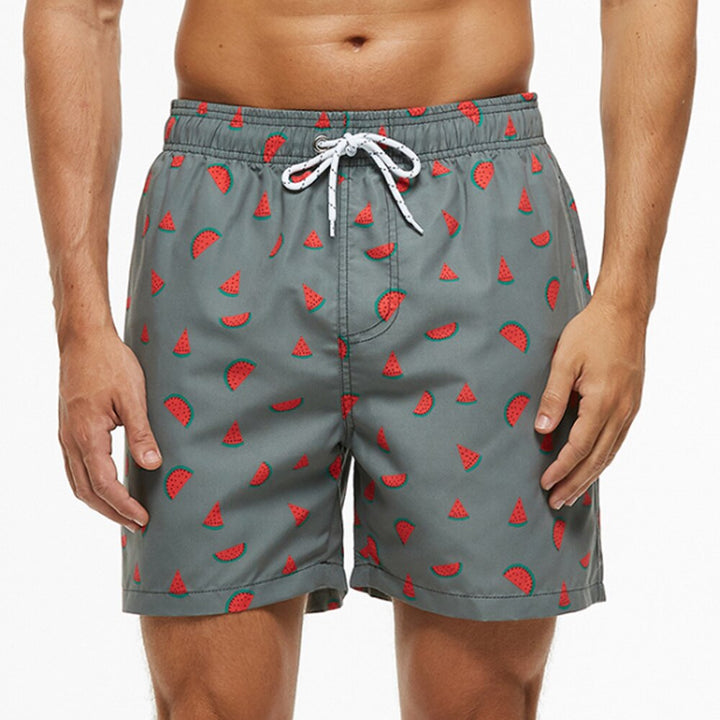 Trendy mannen zwembroek met abstracte print, ontworpen voor comfort en zomerse stijl.