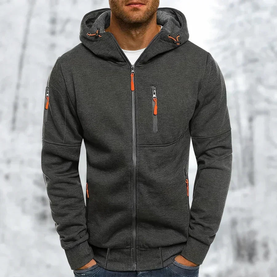 Stijlvolle MetroFlex heren hoodie met volledige ritssluiting, essentieel voor herenkleding, alle seizoenen.