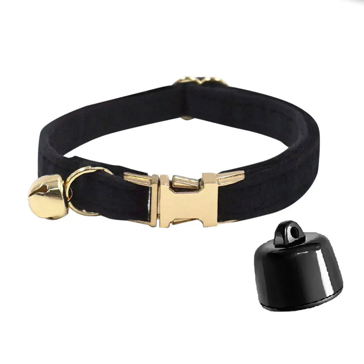 Mini Bluetooth huisdier tracker met bel aan halsband; perfect voor het lokaliseren van katten en kleine honden.