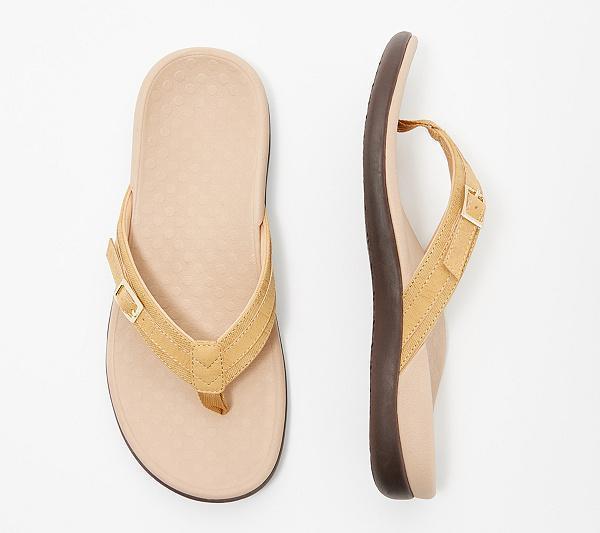 Zijaanzicht van lichtgewicht Mira dames teenslippers, orthopedisch met dikke zool voor extra comfort.