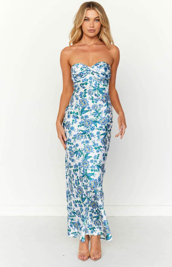 Mireva dames kokerjurk met blauwe bloemenprint, elegant en vrouwelijk, perfect voor de zomer.