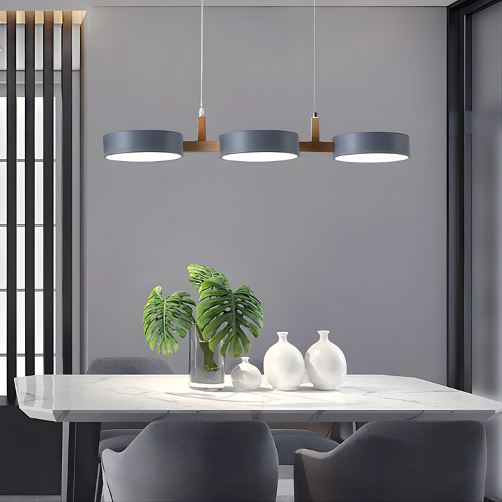 Nieuwe moderne LED plafondlamp, dimbaar en energiezuinig, past in elk stijlvol interieur.