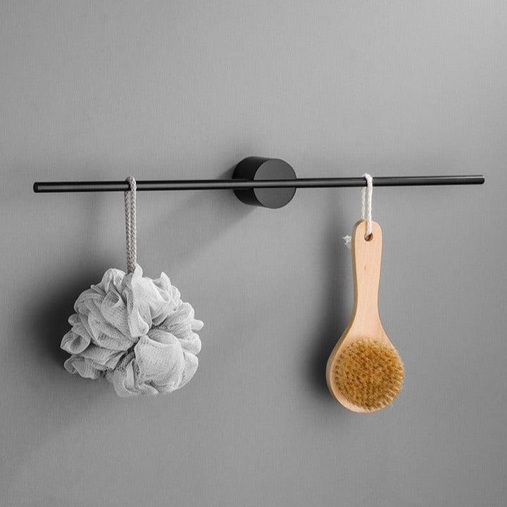 Zwarte, verstelbare handdoekhouder voor een moderne badkamer, praktisch opbergen.