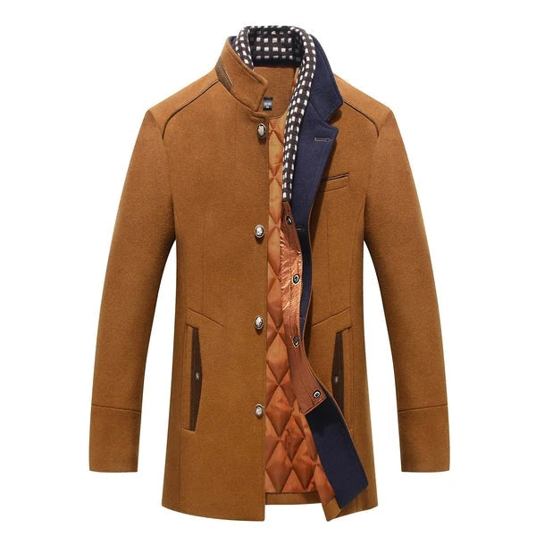 Moderne herenjas met opstaande kraag en knoopsluiting, elegant en veelzijdig voor de moderne man.