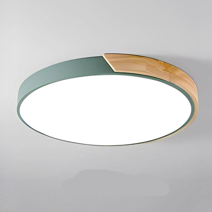 Authentieke Scandinavische Macaron plafondlamp, hout & LED, voor rustige sfeerverlichting.
