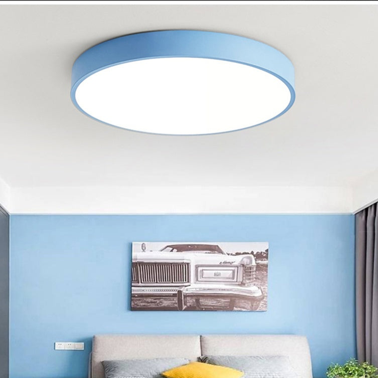 Designer Macaron slaapkamerlamp, modern met hout en LED, creëert warme sfeerverlichting.