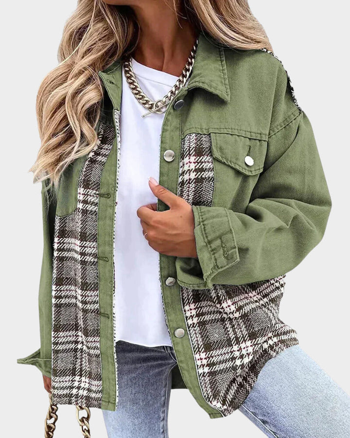 Modieus dames denimjack Amélie, perfect voor dagelijks casual of chic gebruik. Comfortabel en veelzijdig.