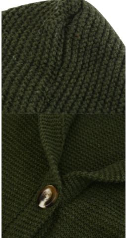 Detail van de zachte stof van de Autumn Women Sweater™; comfortabele, modieuze damestrui met fijne textuur.