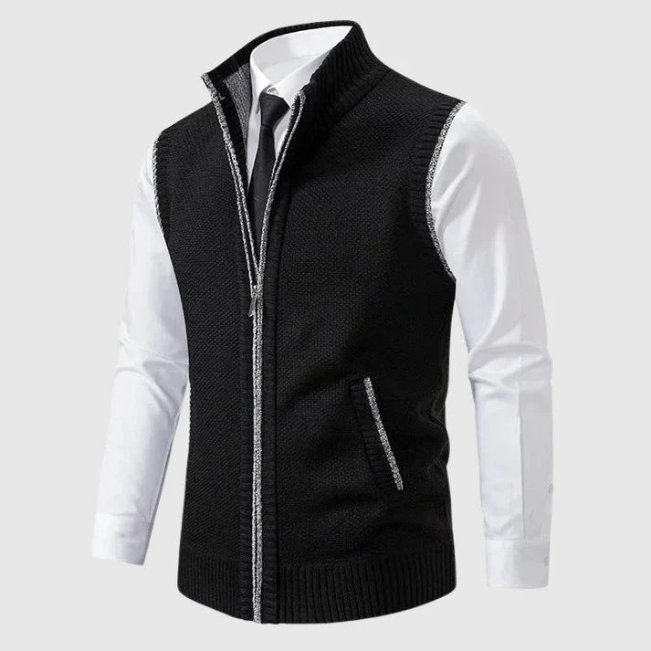 Elegant mouwloos ritsvest voor heren, perfect voor gelaagde outfits. Trendy herenmode met handige zakken.