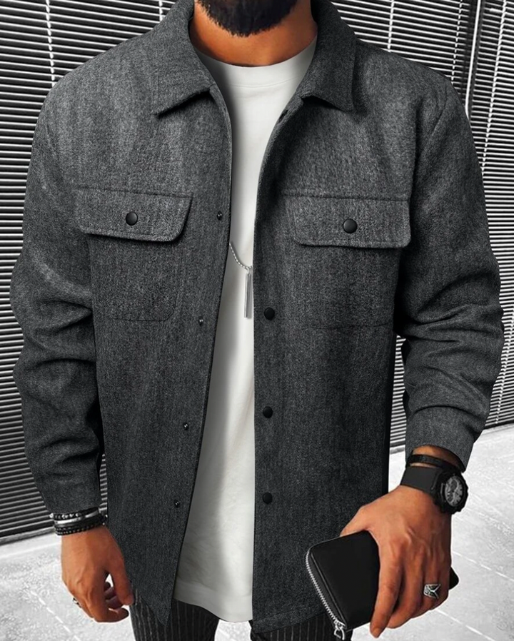 Zacht en warm heren overhemd met borstzakken, een must-have voor uw herfst- en wintergarderobe.