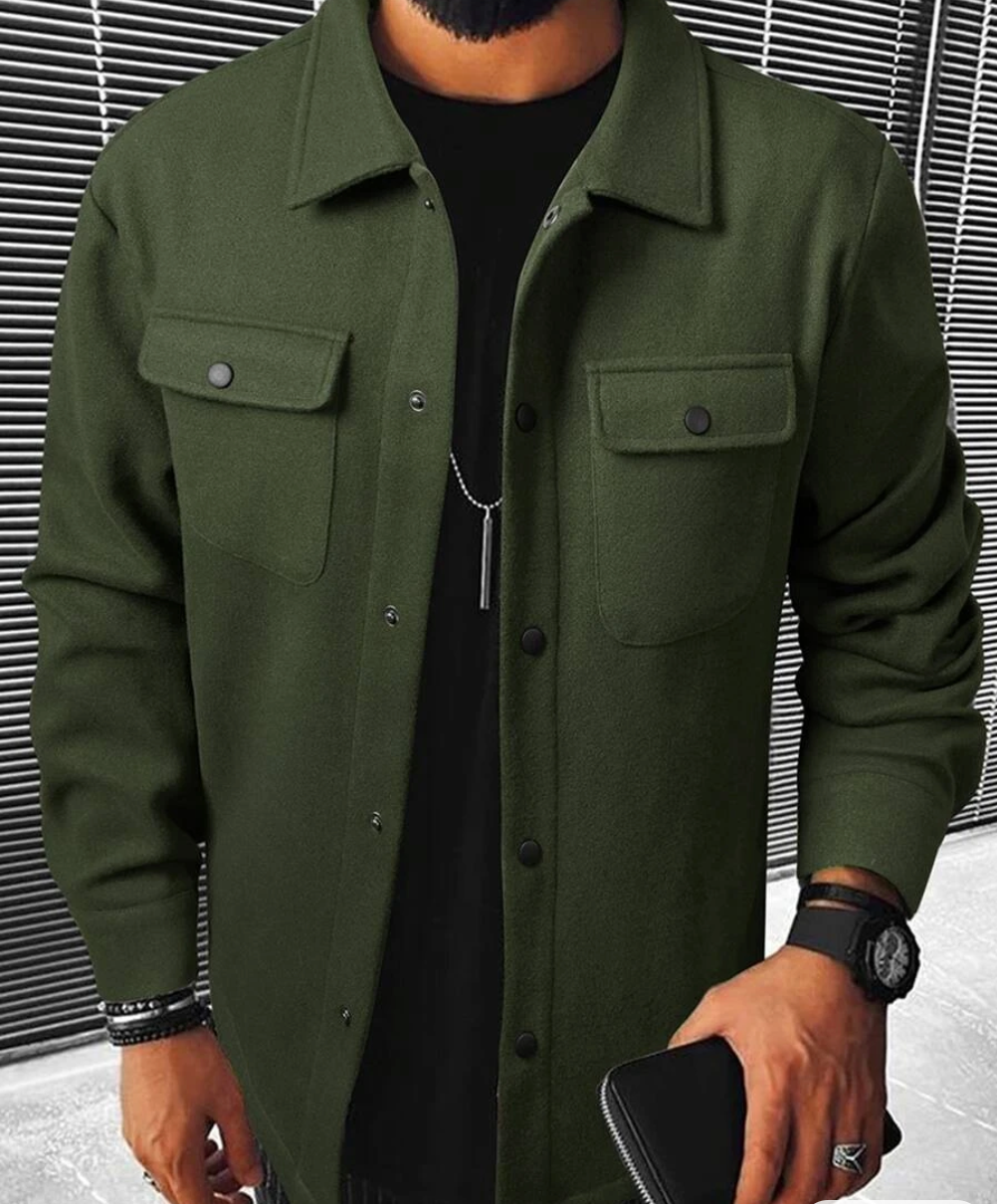 Dit warme herenoverhemd Mateo combineert comfort met stijl. Perfect voor herfst en winter. Met borstzakken.