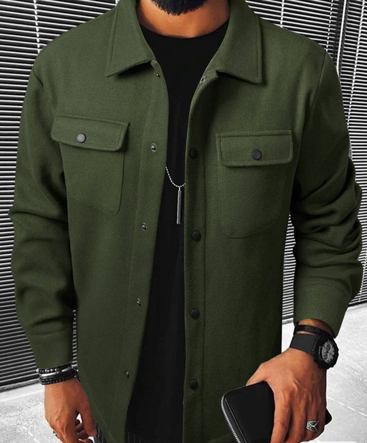 Dit warme herenoverhemd Mateo combineert comfort met stijl. Perfect voor herfst en winter. Met borstzakken.