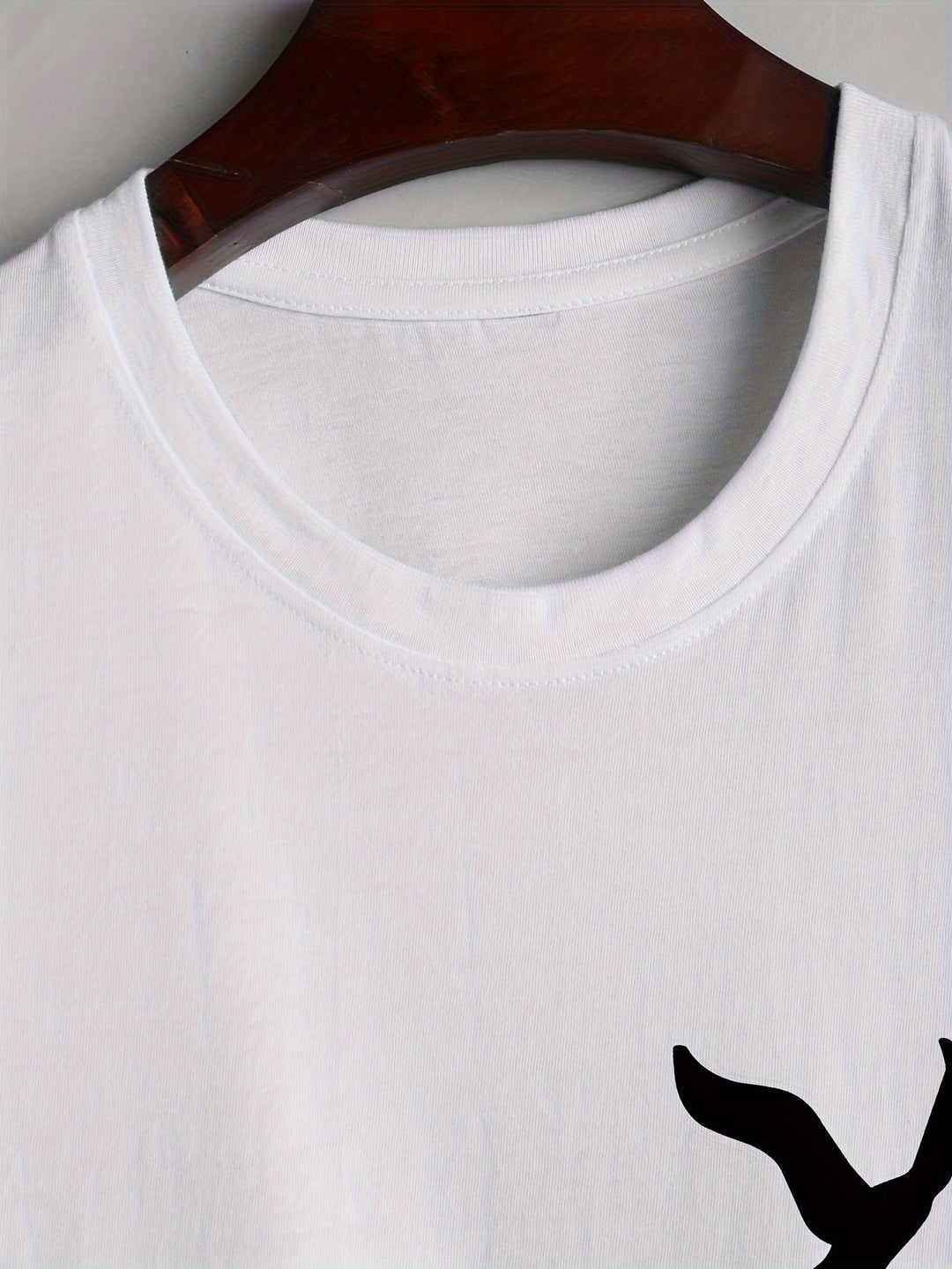 Casual mouwloos heren shirt met vogelprint, ideaal voor zomerse activiteiten. Comfortabele katoenen strandkleding.