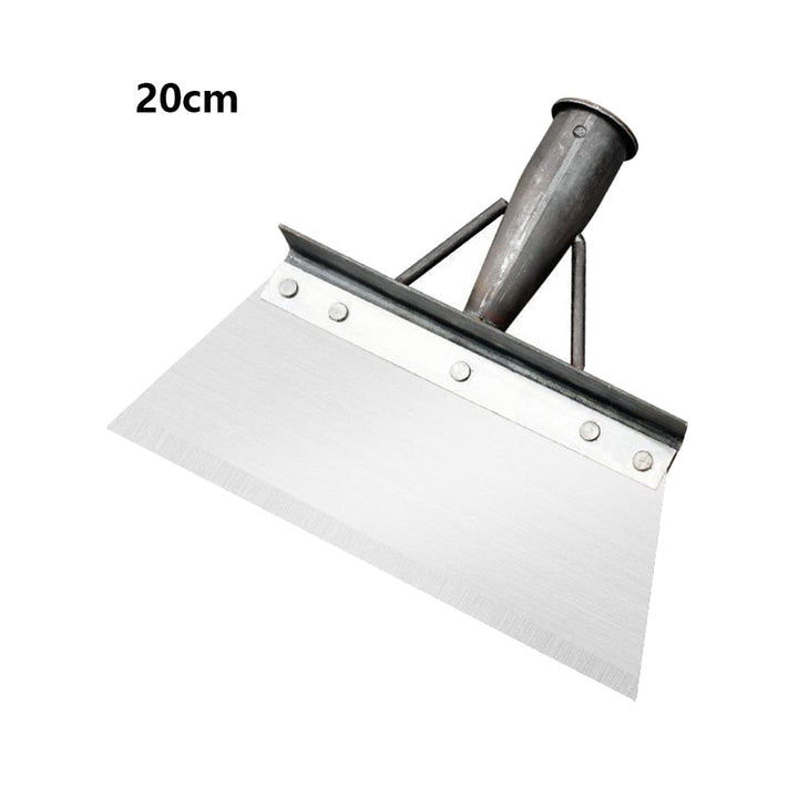 Close-up multifunctionele tuinschep met meetlat en scherpe rand voor wieden, graven en planten.