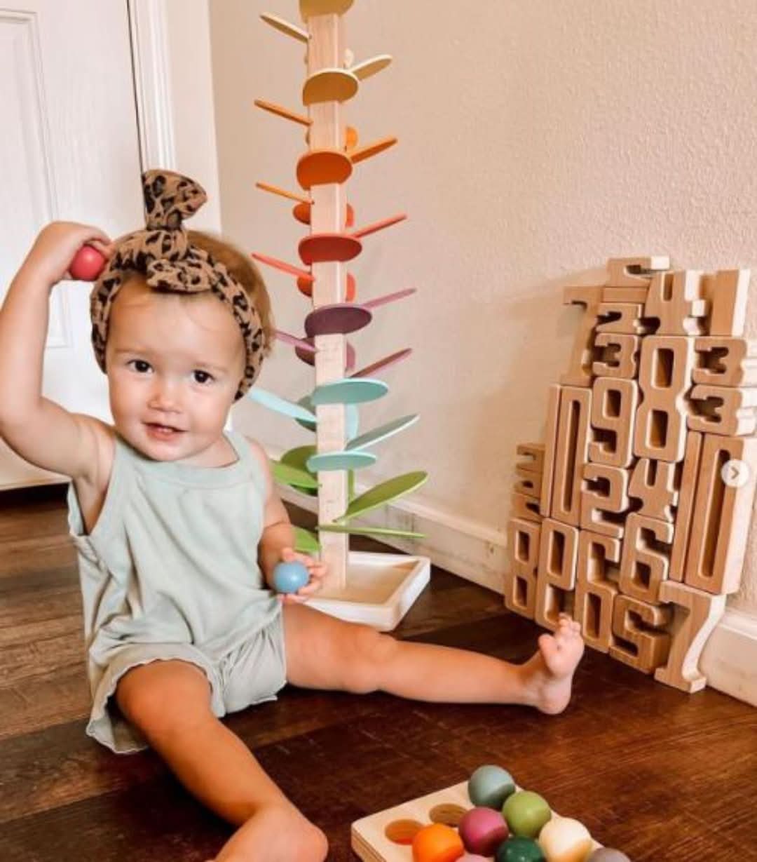 Educatief houten speelgoed voor de motoriek en sensorische ontwikkeling