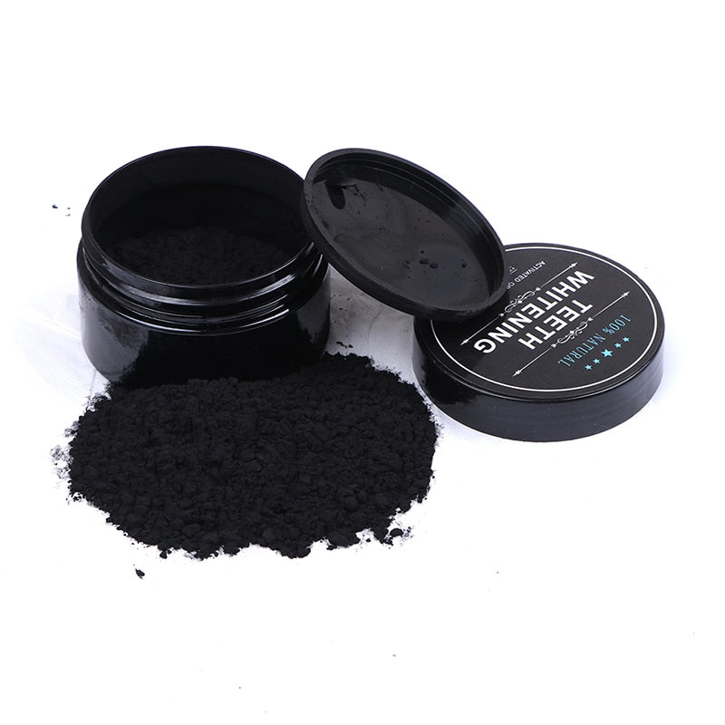 Natuurlijke PowerPowder™ tandbleekpoeder met actieve kool voor wittere tanden en een stralende glimlach.