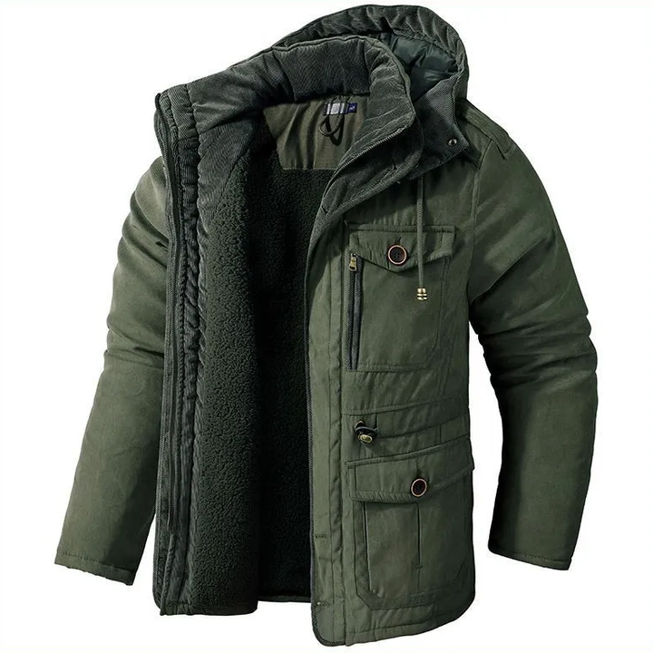 Stijlvolle heren winterparka die warmte biedt, essentieel als buitenjas voor koude winterdagen.