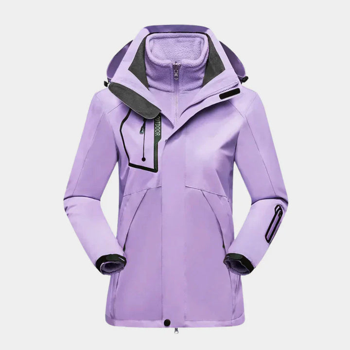 Stijlvolle en warme dames winterjas. Perfecte waterdichte bovenkleding voor koude winterdagen en outdoor.