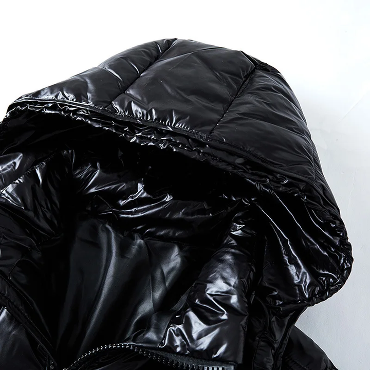 Modieus glanzend heren pufferjack. Ideaal als warme en casual winterjas.