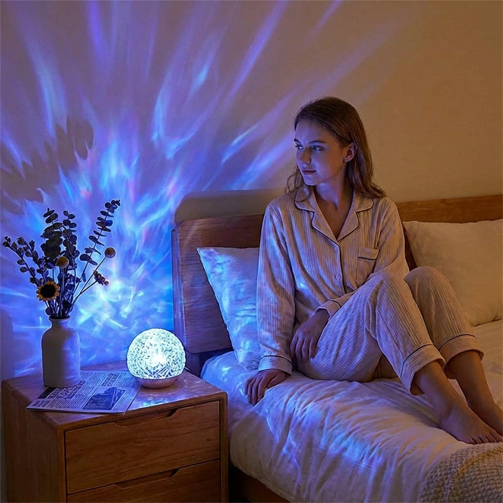 Stijlvolle oceaan golven projectorlamp, compact LED nachtlampje met USB, perfect voor ontspannende sfeer.