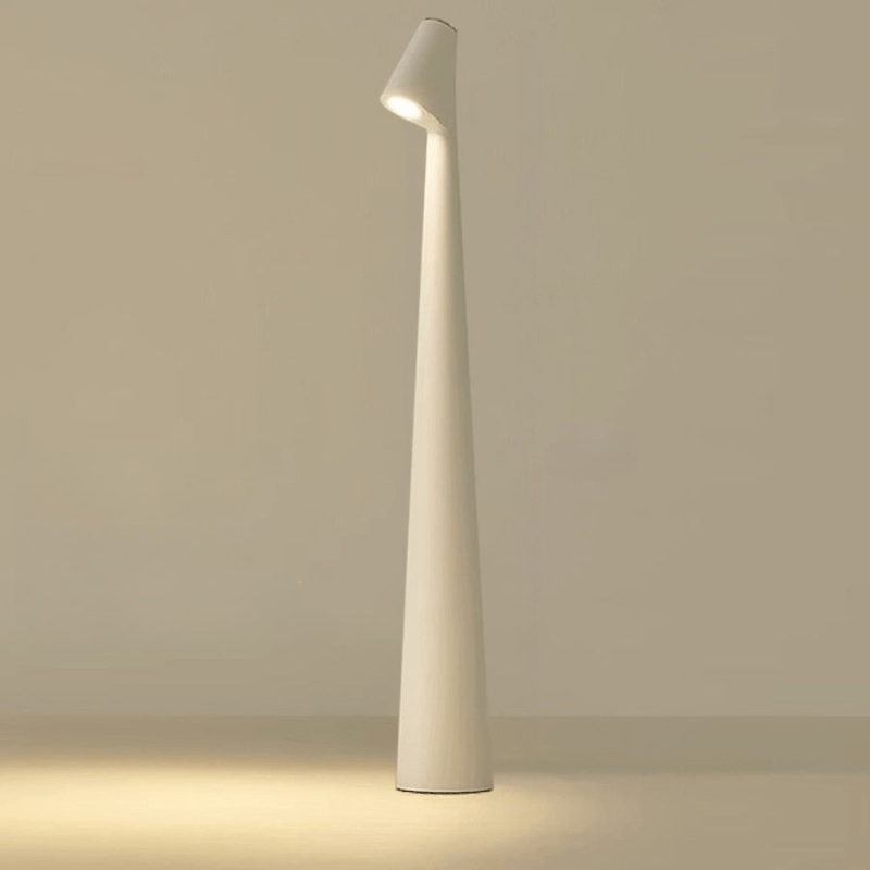 Oplaadbare buiten tafellamp met warm LED licht, perfect voor sfeervolle zomeravonden. Draadloos.