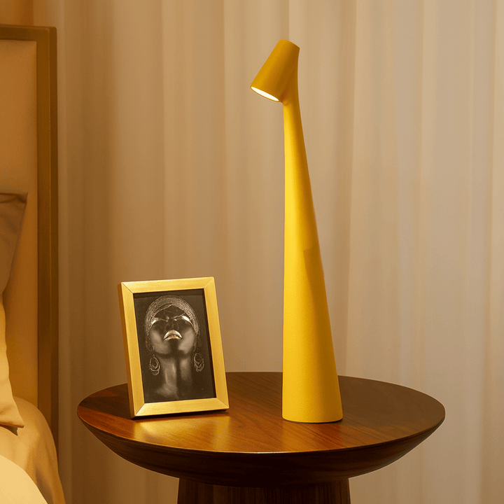 Moderne draadloze tafellamp met strak design, dimbare LED sfeerverlichting voor binnen & buiten.