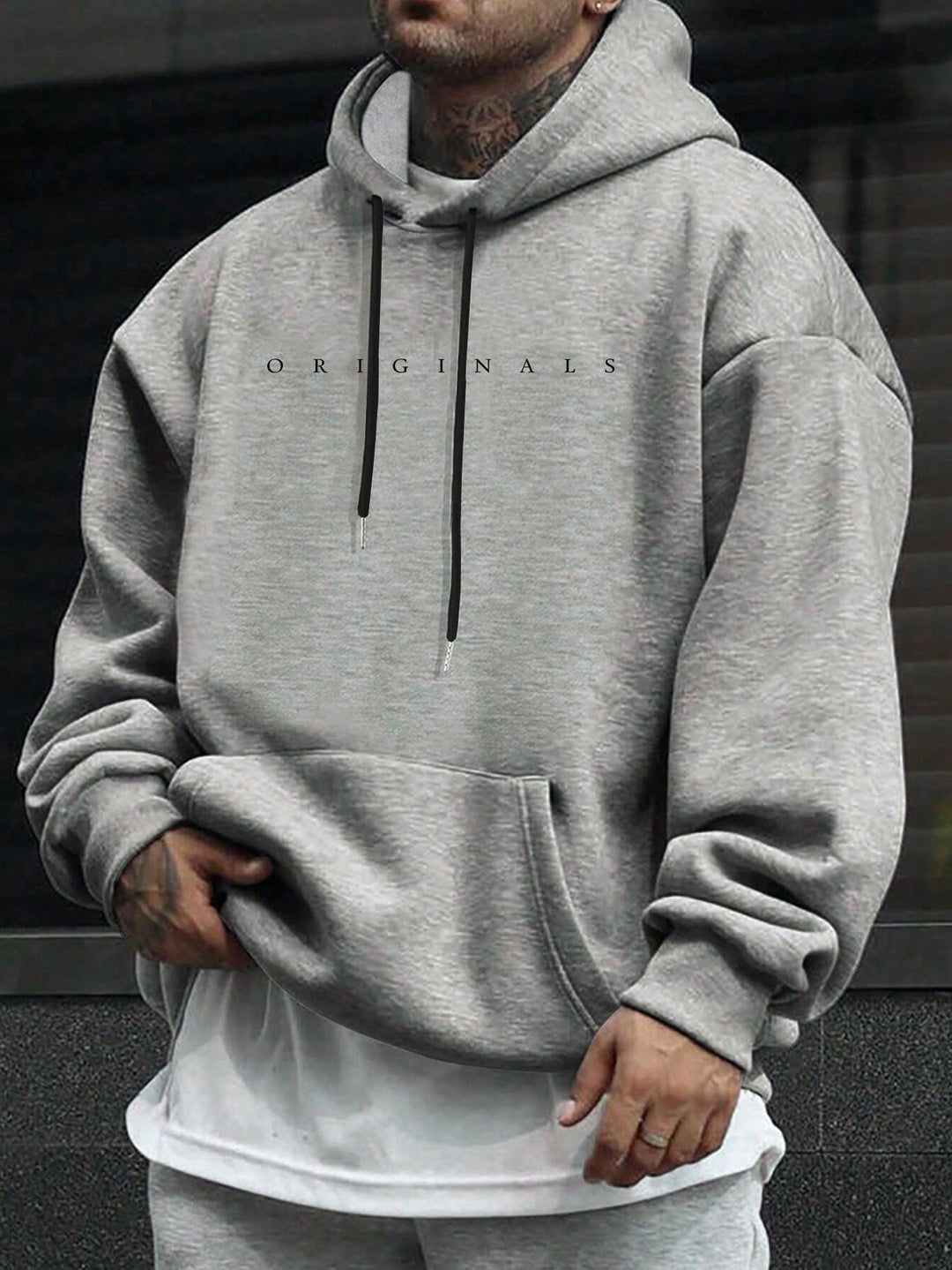 Comfortabele heren sweatshirt met capuchon, letterprint en zachte stof.