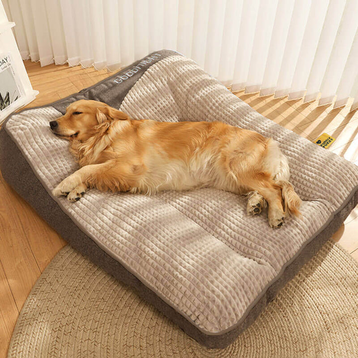 Bruin orthopedisch hondenbed van hoge kwaliteit, extra dik voor maximale ondersteuning en welzijn.