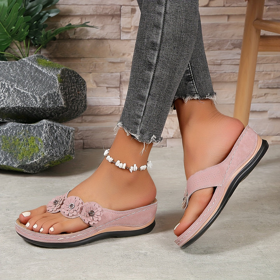 Bruine casual orthopedische dames sandalen met verstelbare bandjes en een antislipzool voor dagelijks gemak.