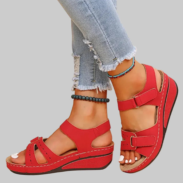 Stijlvolle dames sandalen met orthopedische ondersteuning voor langdurig comfort en gezonde voeten.