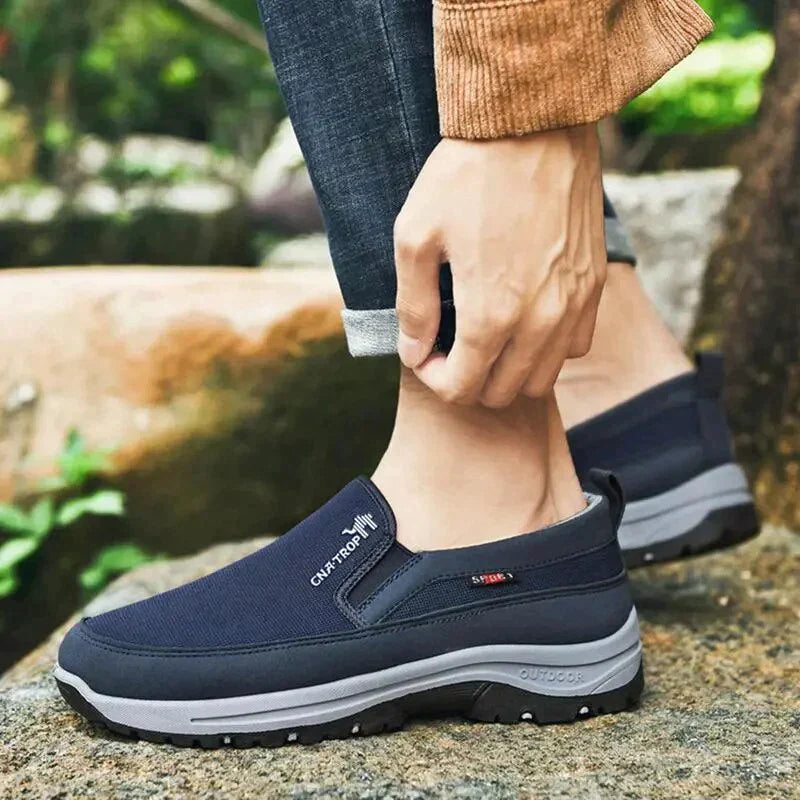Nolan orthopedische heren wandelschoenen; bieden superieure ondersteuning en pijnverlichting voor lange wandelingen.