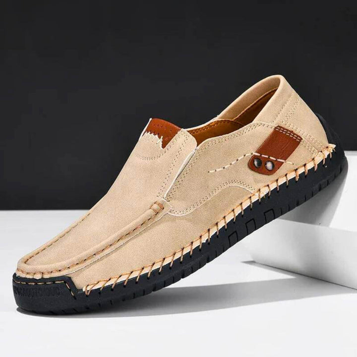 Orthopedische instapschoenen voor heren met voetboogondersteuning. Comfortabele slip-on schoenen voor dagelijkse voetpijnverlichting.