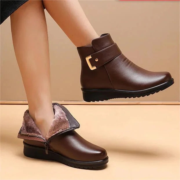Elegante leren Ella dameslaarzen, bruin, met orthopedische ondersteuning en warme voering voor comfort.