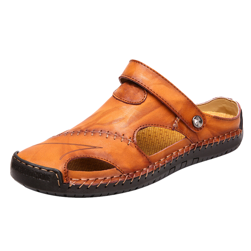 Zwarte orthopedische herensandalen met comfortabel voetbed, perfect voor dagelijks gebruik en vakantie.