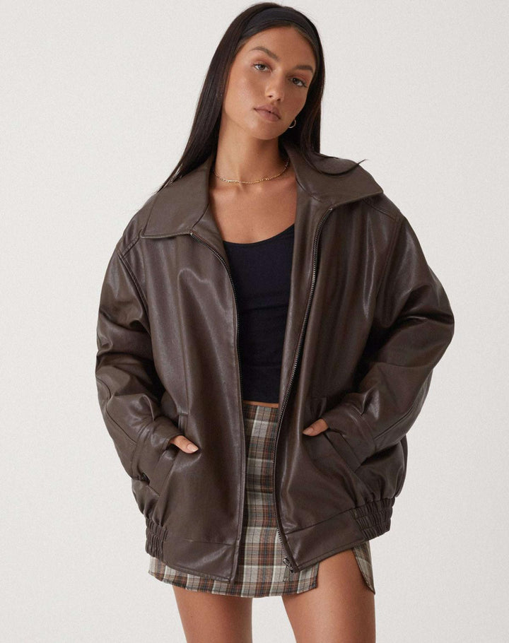 Oversized leren damesjas, losvallend model. Ideaal als casual of elegante overgangsjas.